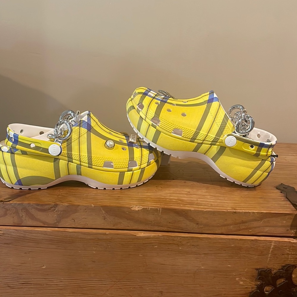 Crocs x Clueless
